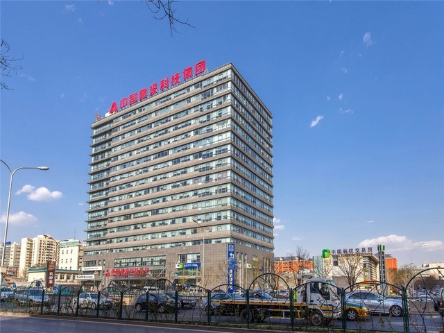 江苏压花不燃装饰板销售厂家